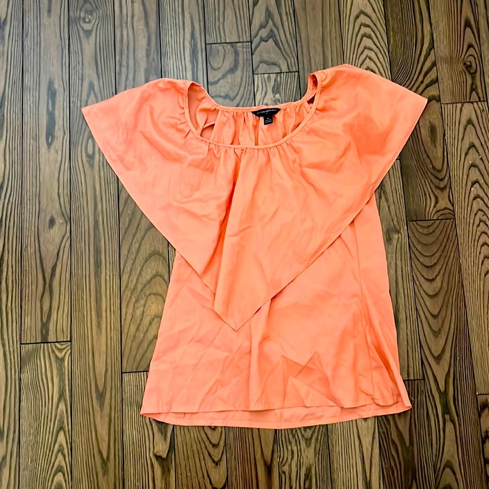 Banana Republic soft satin blouse in salmon pink! XS!
